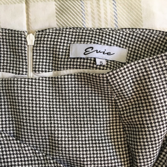 LF • Gingham Wrap Skirt - Picture 3 of 4